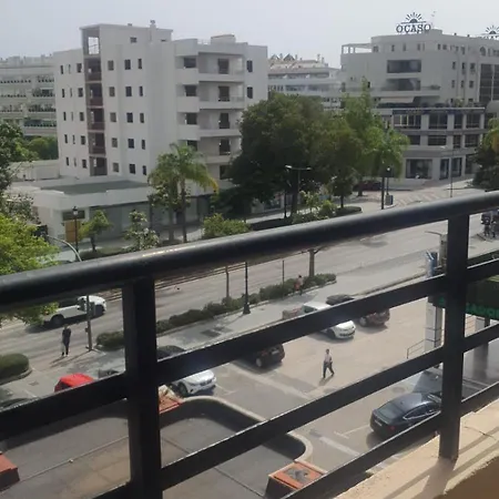 בית אירוח With Terrace Access - מארבלה