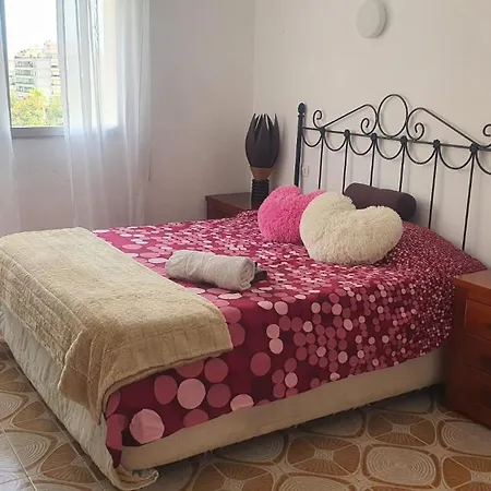 With Terrace Access - בית אירוח